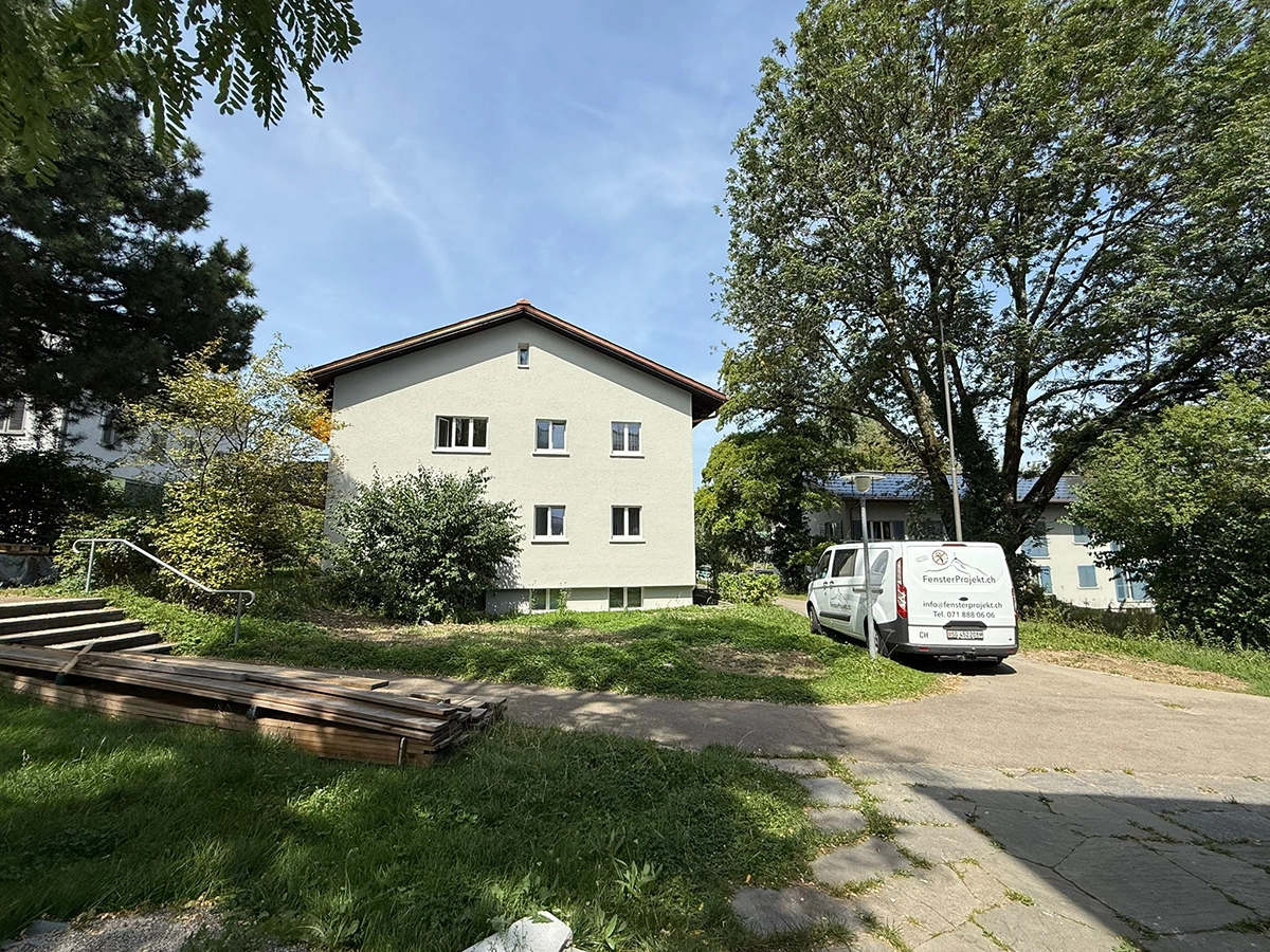 Präzise Montage Fensterelemente nach Mass nicht ab Stange
